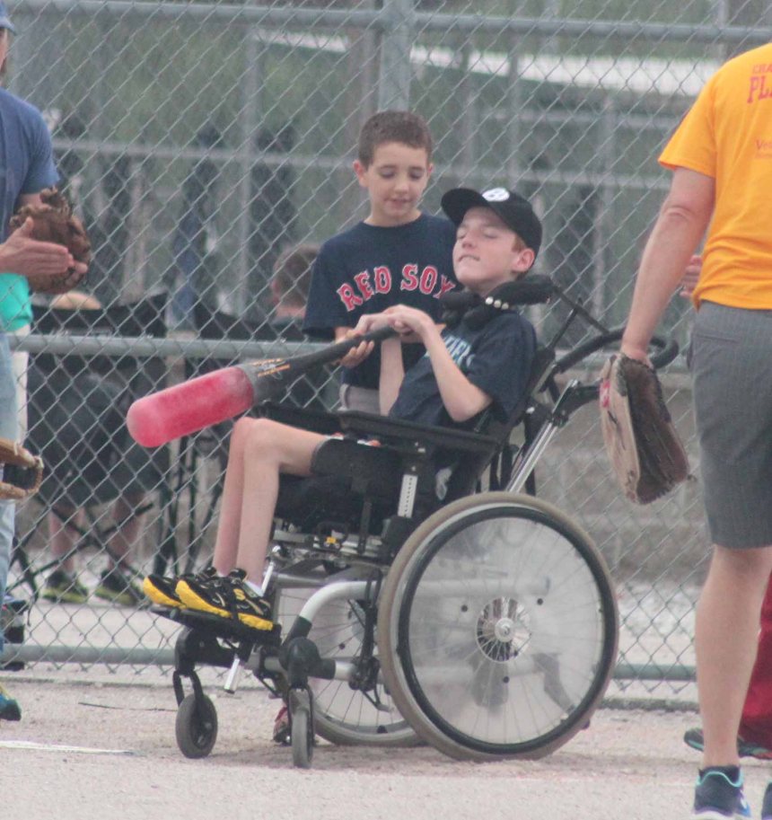 Challenger baseball 025 crop